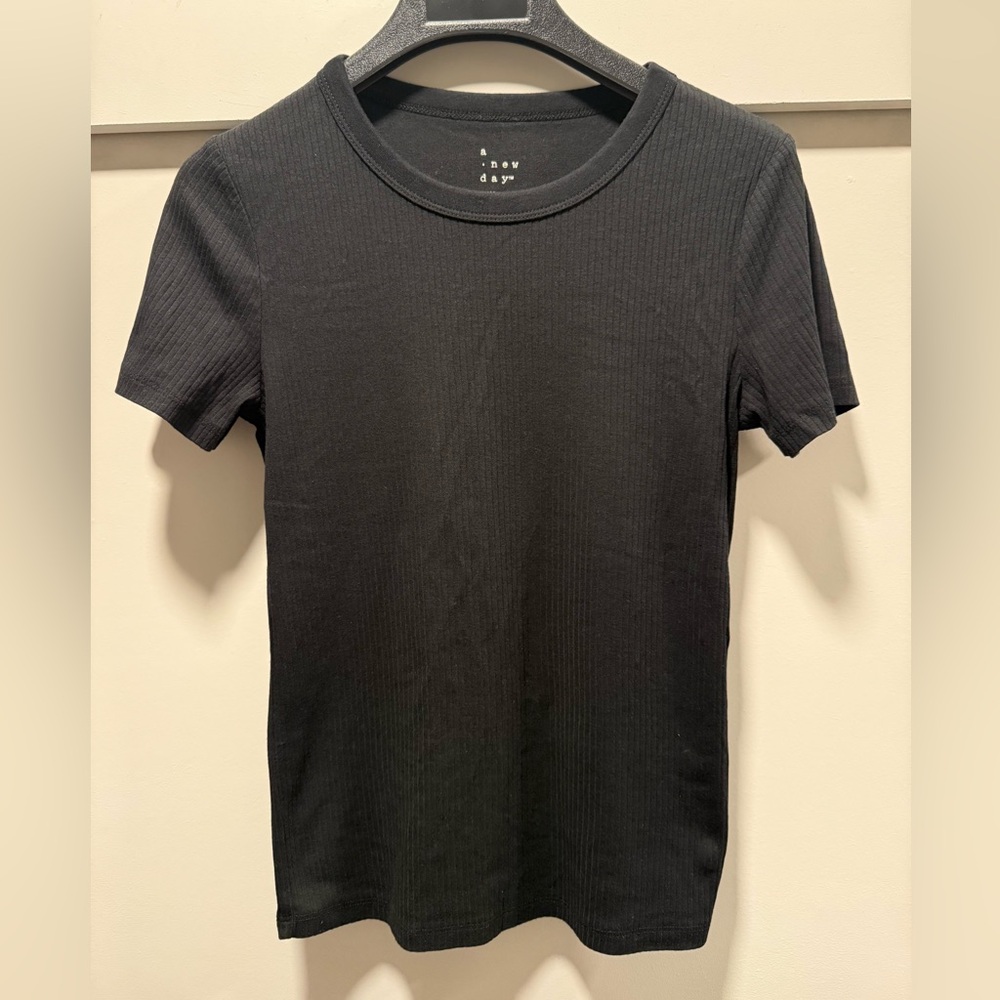 A New Day - Ribbed Black T-Shirt - Perfect for layering! - Small